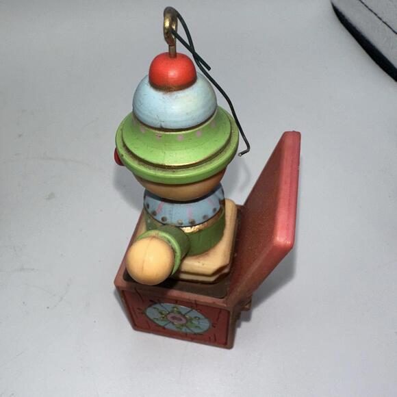 1977 Hallmark Yesteryears Jack In the Box Merry Christmas In Box - Picture 6 of 9